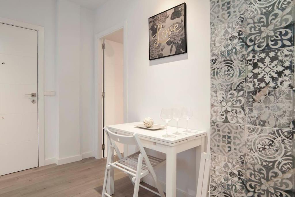 Moderno Apartamento En Plaza Merced Μάλαγα Εξωτερικό φωτογραφία